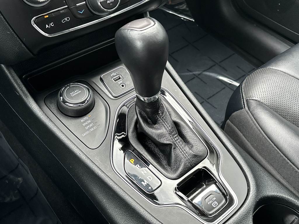Thumbnail: 2022 Jeep Cherokee - 27