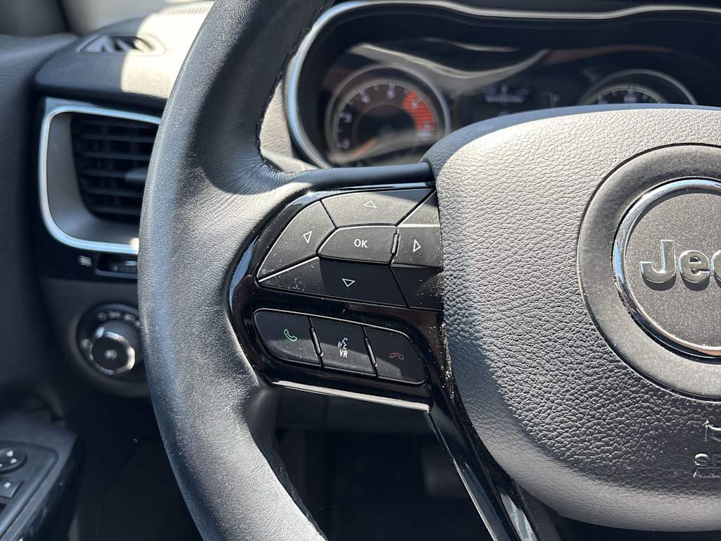 Thumbnail: 2019 Jeep Cherokee - 10