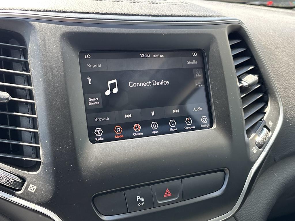Thumbnail: 2019 Jeep Cherokee - 13