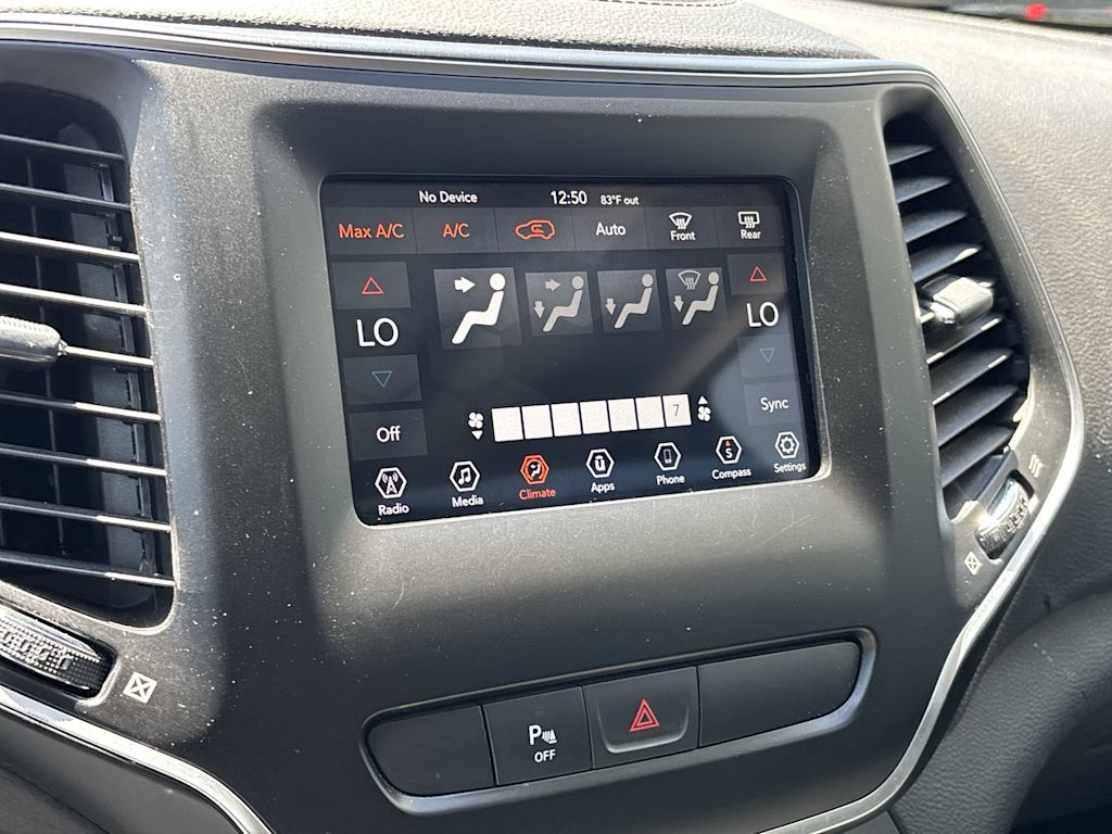 Thumbnail: 2019 Jeep Cherokee - 14
