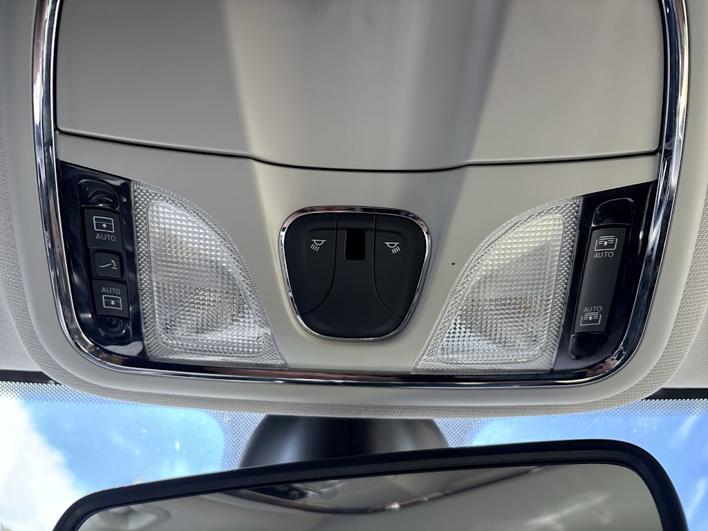 Thumbnail: 2019 Jeep Cherokee - 22