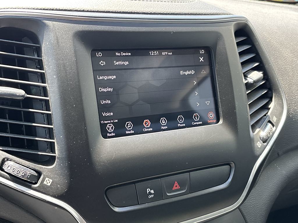 Thumbnail: 2019 Jeep Cherokee - 18