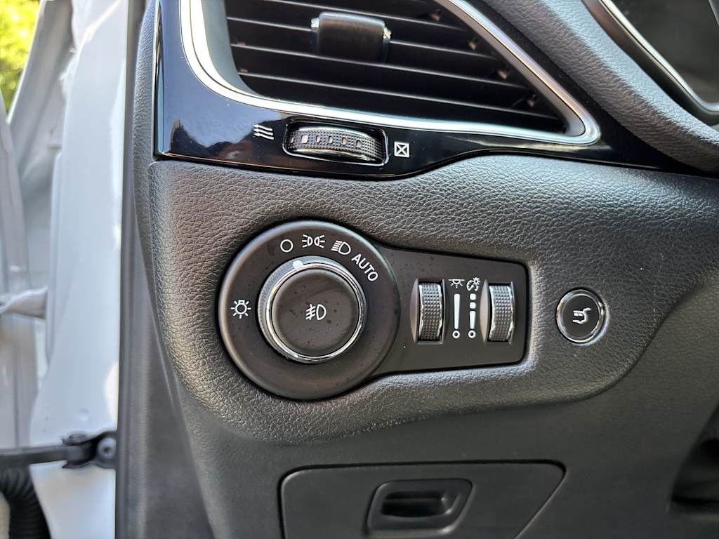 Thumbnail: 2023 Jeep Cherokee - 13