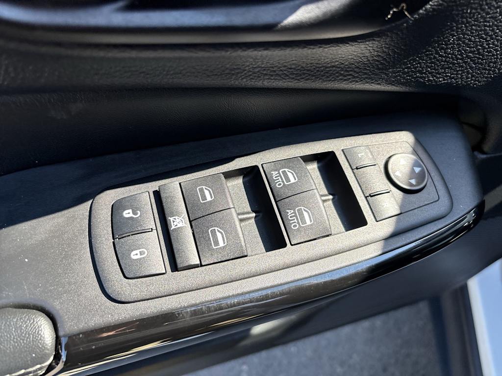 Thumbnail: 2023 Jeep Cherokee - 12