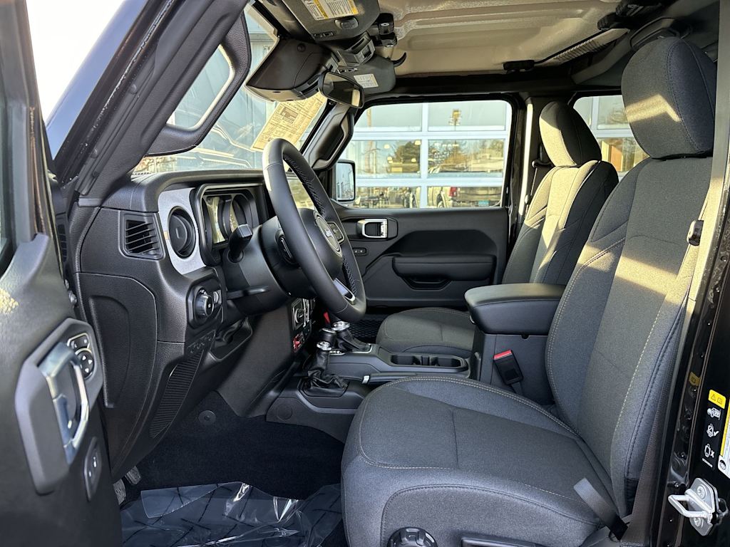 Thumbnail: 2026 Jeep Wrangler - 6