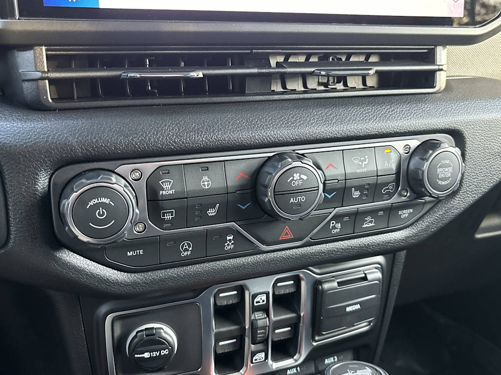 Thumbnail: 2026 Jeep Wrangler - 20