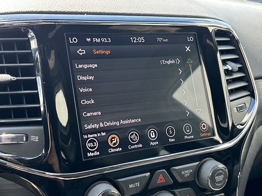 Thumbnail: 2020 Jeep Grand Cherokee - 24