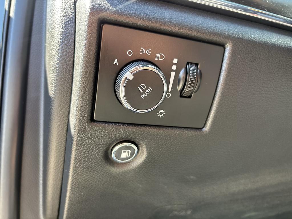 Thumbnail: 2018 Jeep Grand Cherokee - 14