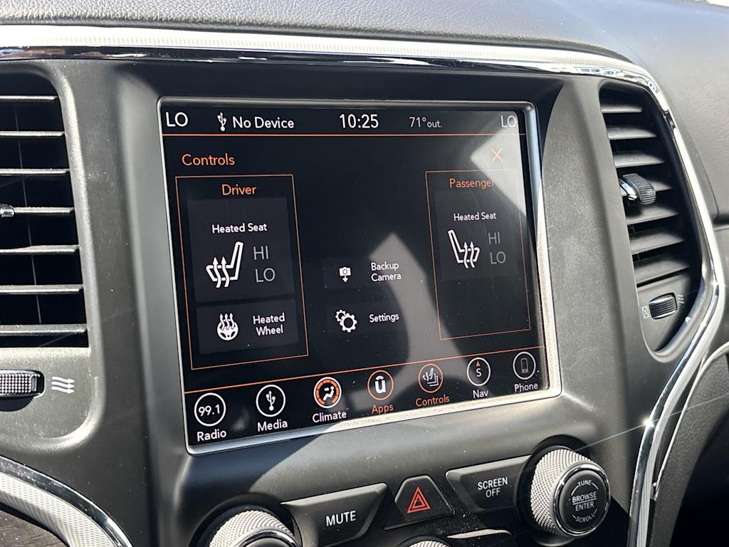Thumbnail: 2018 Jeep Grand Cherokee - 21