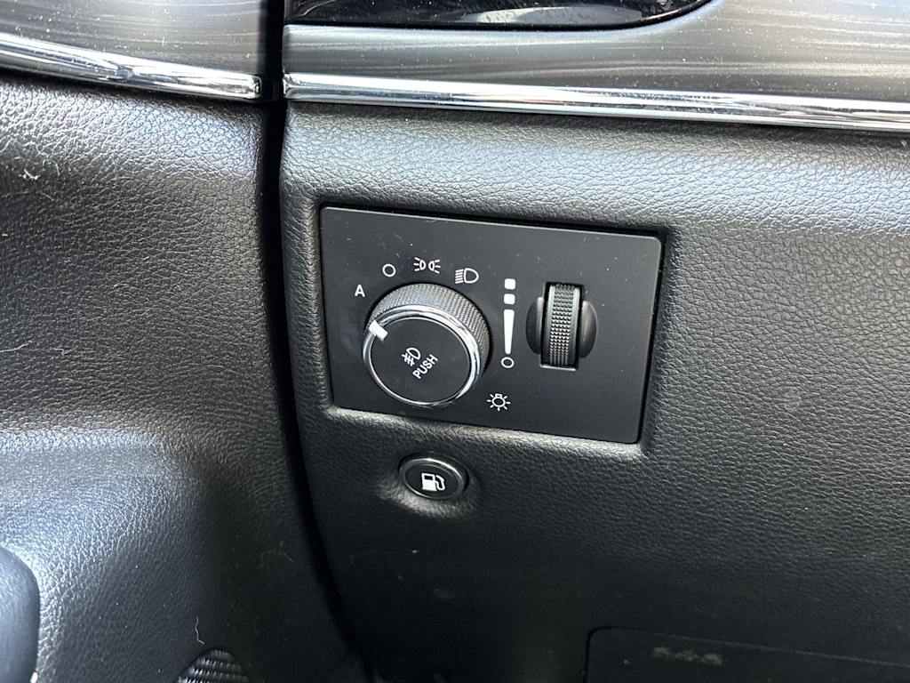 Thumbnail: 2021 Jeep Grand Cherokee - 12
