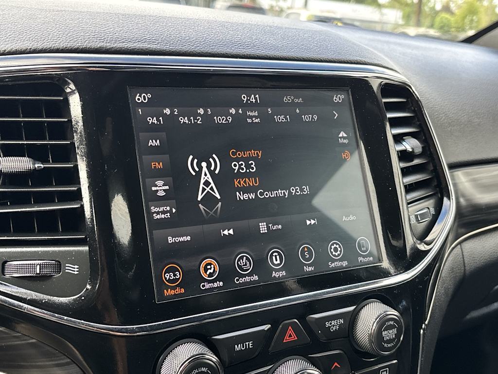 Thumbnail: 2019 Jeep Grand Cherokee - 8
