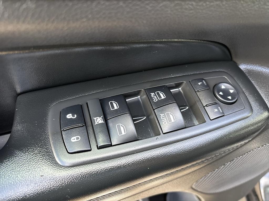 Thumbnail: 2019 Jeep Grand Cherokee - 12