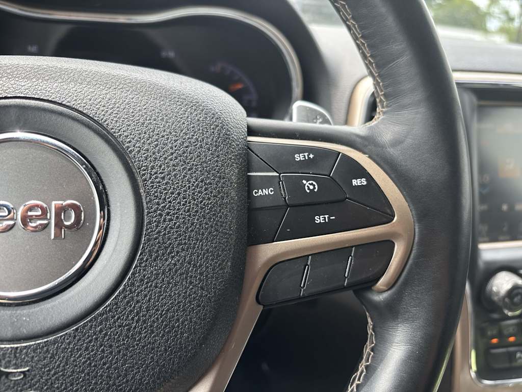 Thumbnail: 2017 Jeep Grand Cherokee - 14
