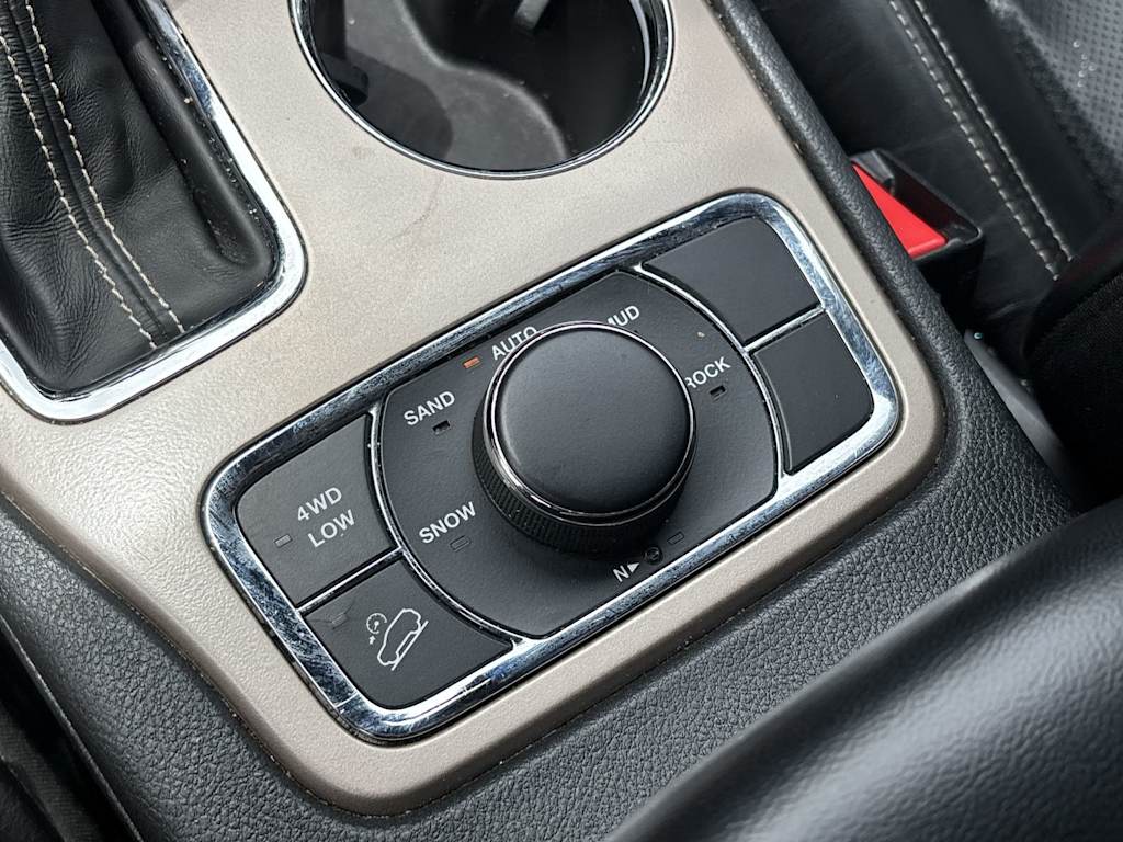 Thumbnail: 2017 Jeep Grand Cherokee - 25