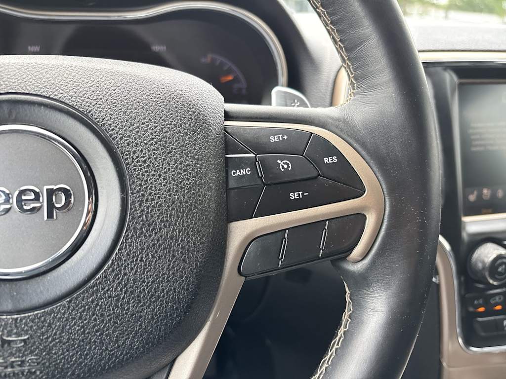 Thumbnail: 2017 Jeep Grand Cherokee - 16