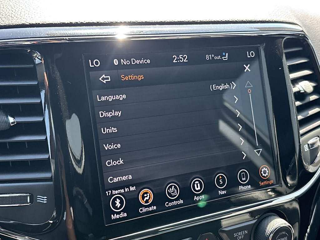 Thumbnail: 2021 Jeep Grand Cherokee - 23