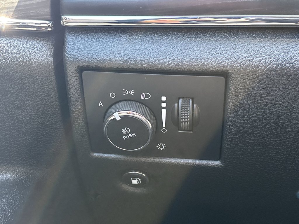 Thumbnail: 2021 Jeep Grand Cherokee - 18