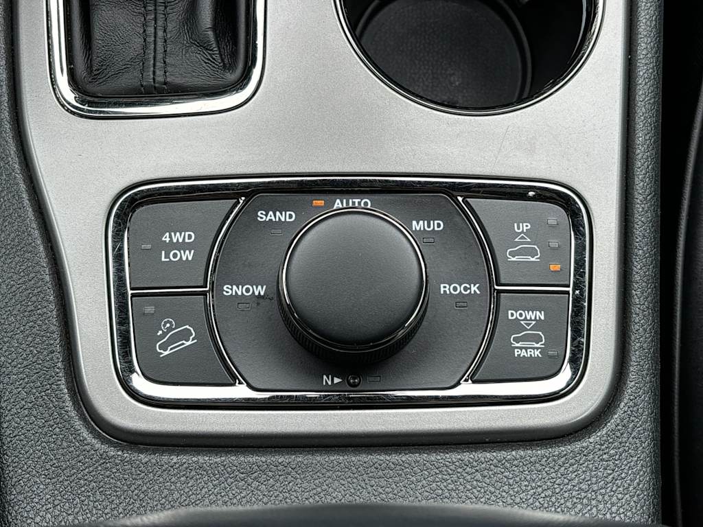 Thumbnail: 2021 Jeep Grand Cherokee - 28