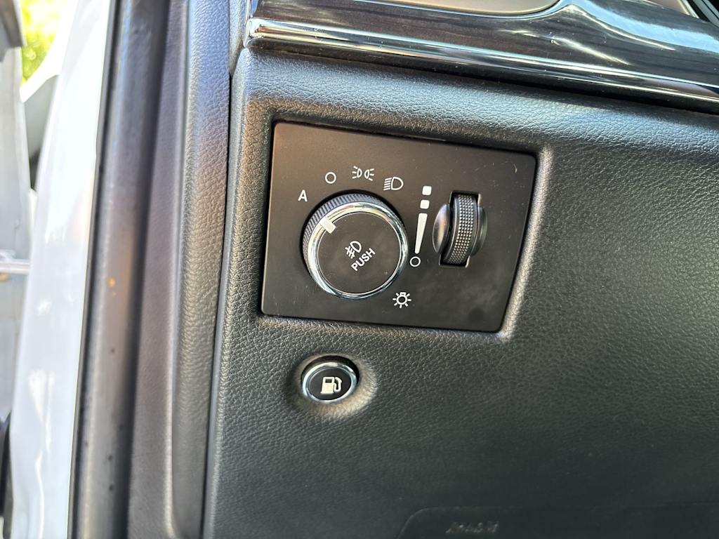 Thumbnail: 2015 Jeep Grand Cherokee - 12