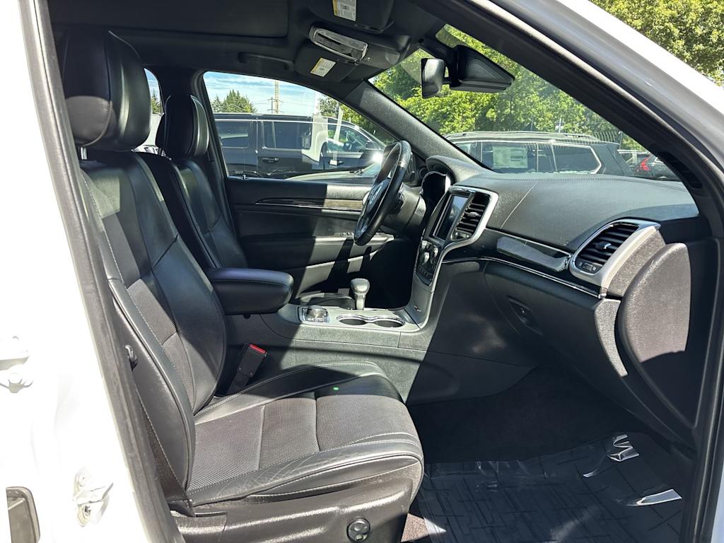 Thumbnail: 2015 Jeep Grand Cherokee - 4