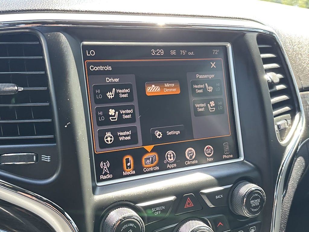 Thumbnail: 2015 Jeep Grand Cherokee - 17