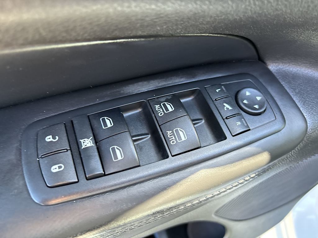 Thumbnail: 2015 Jeep Grand Cherokee - 11