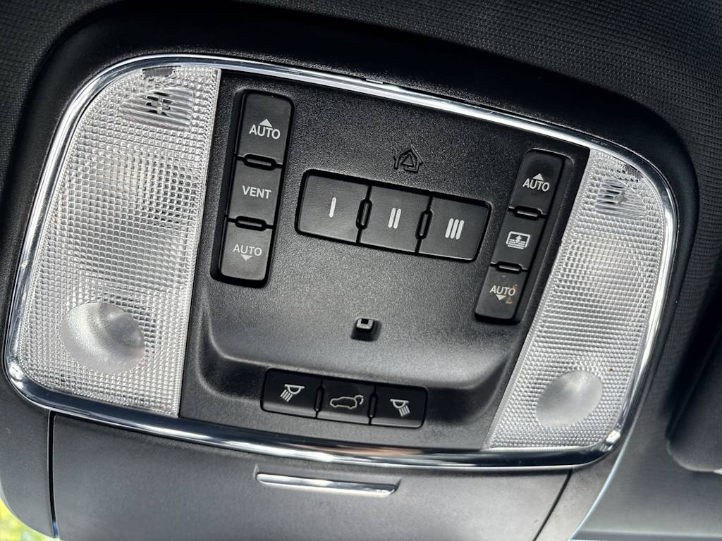 Thumbnail: 2015 Jeep Grand Cherokee - 28