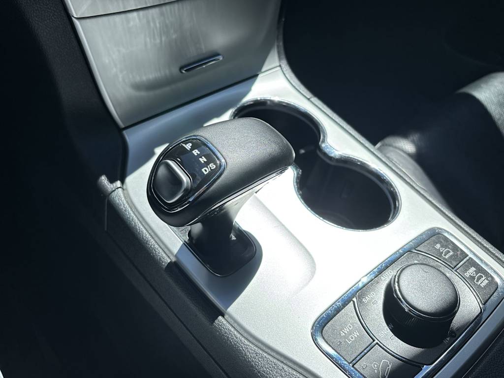 Thumbnail: 2015 Jeep Grand Cherokee - 8
