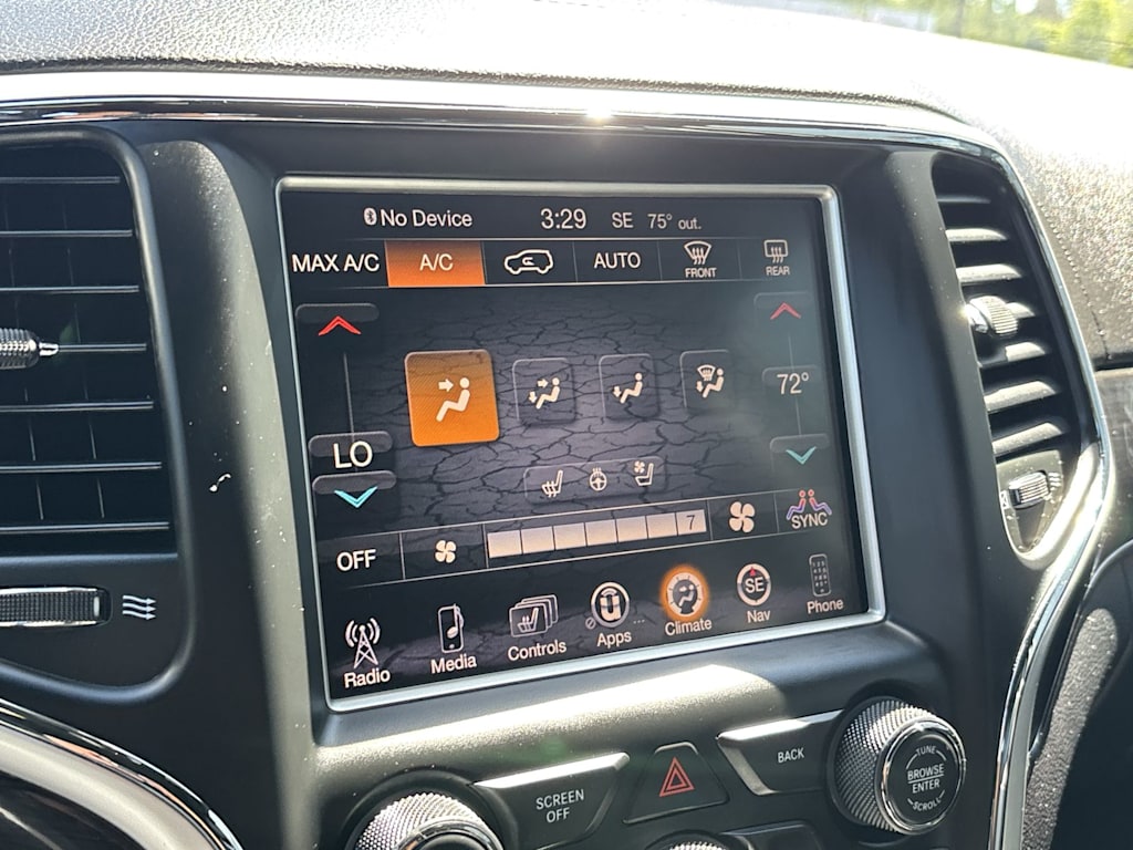Thumbnail: 2015 Jeep Grand Cherokee - 20