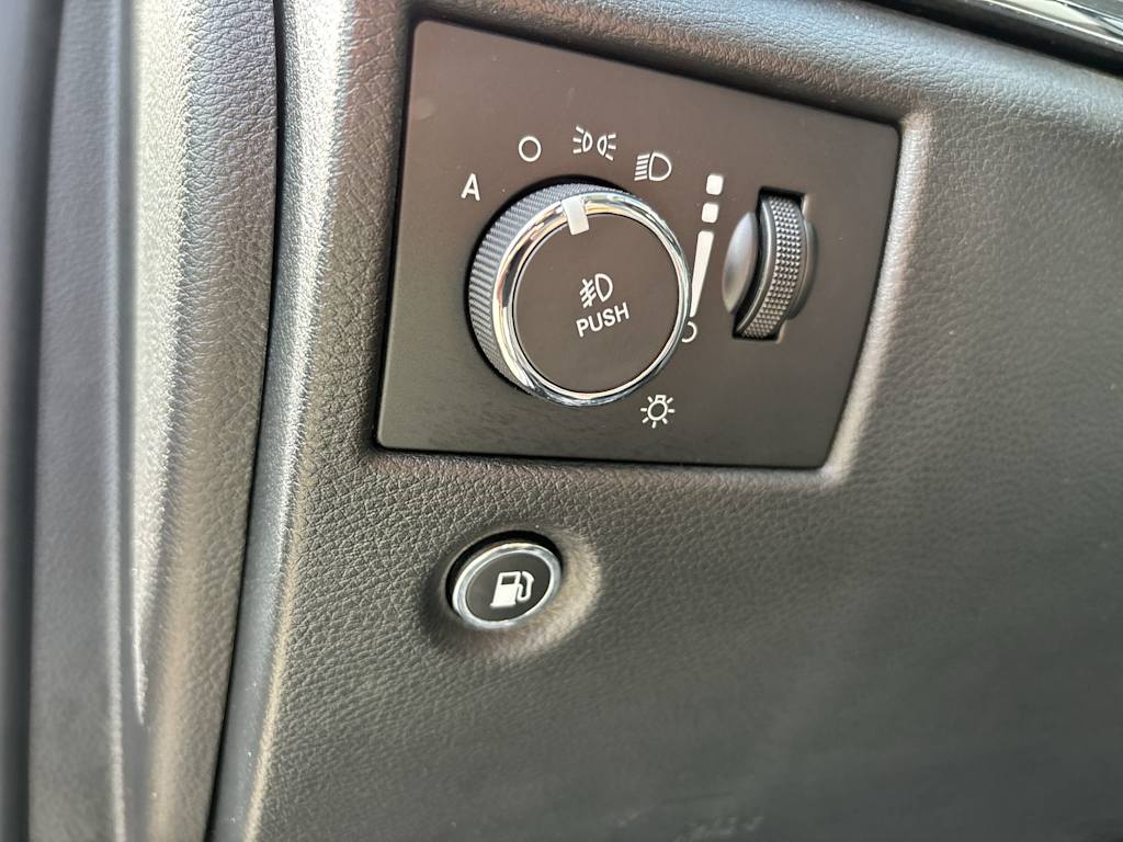 Thumbnail: 2018 Jeep Grand Cherokee - 14