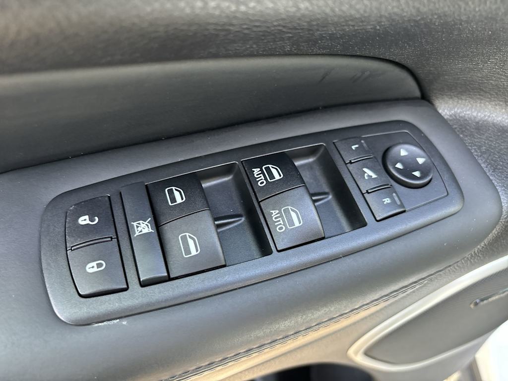 Thumbnail: 2018 Jeep Grand Cherokee - 12