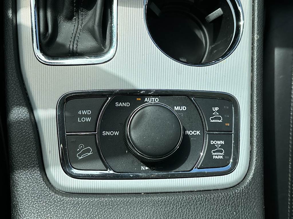 Thumbnail: 2018 Jeep Grand Cherokee - 28