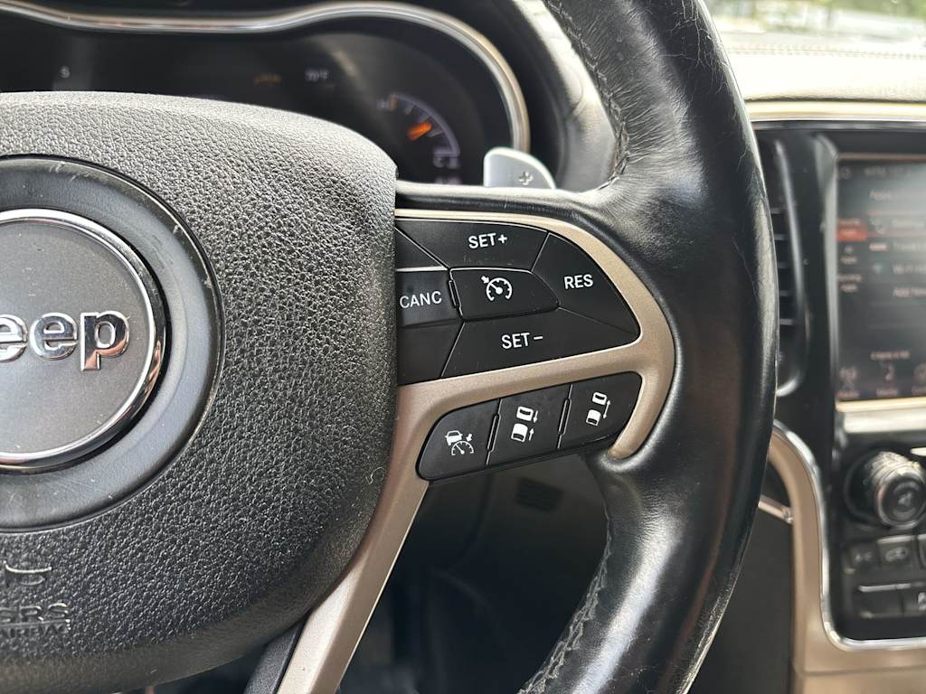 Thumbnail: 2015 Jeep Grand Cherokee - 15