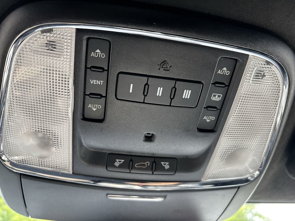 Thumbnail: 2015 Jeep Grand Cherokee - 28