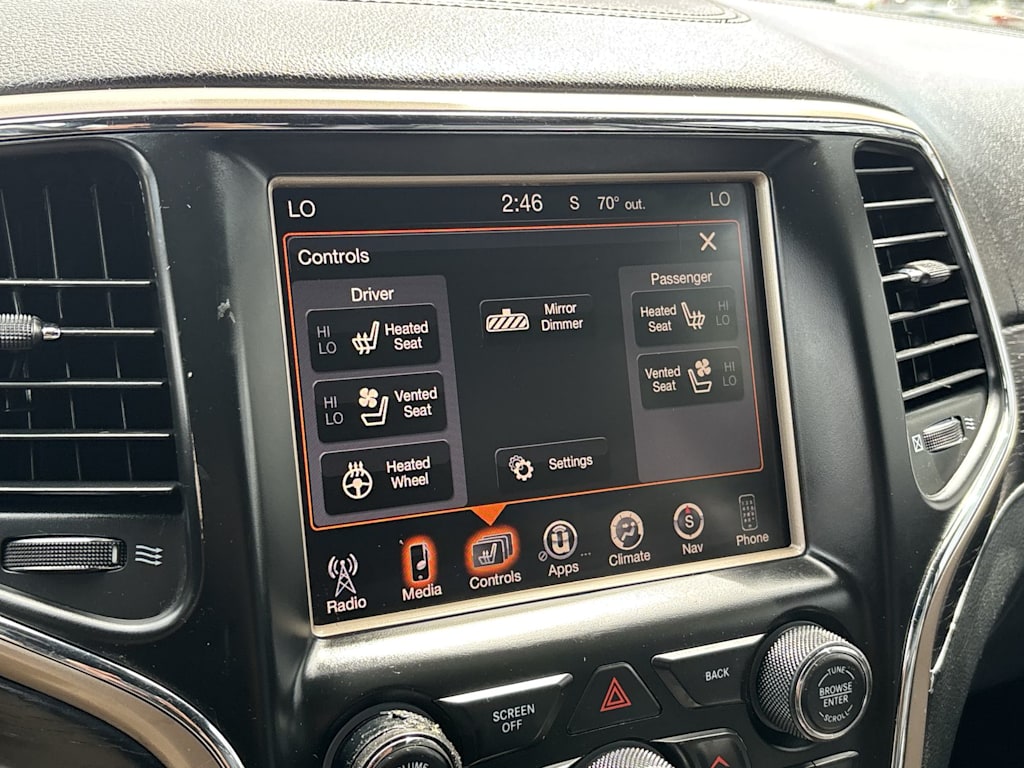 Thumbnail: 2015 Jeep Grand Cherokee - 17