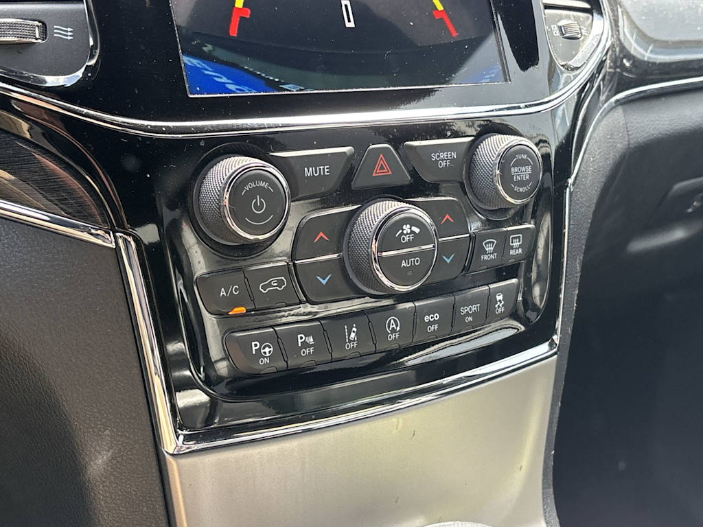 Thumbnail: 2021 Jeep Grand Cherokee - 25