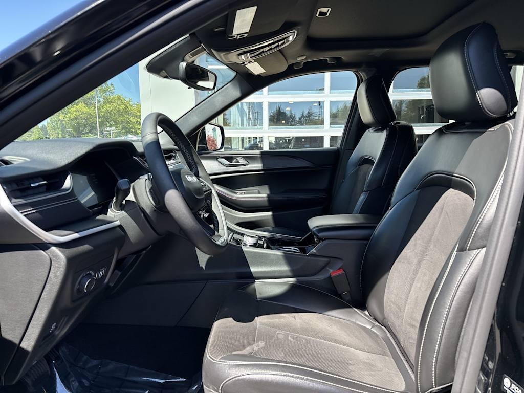 Thumbnail: 2023 Jeep Grand Cherokee - 6