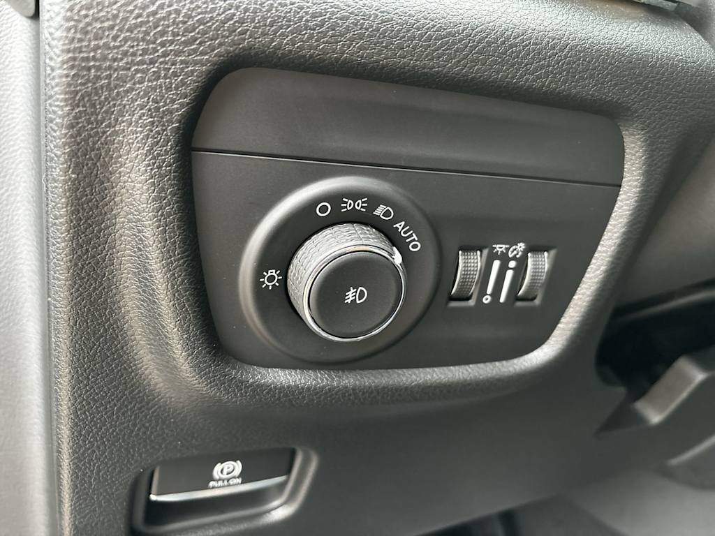 Thumbnail: 2025 Jeep Grand Cherokee - 13