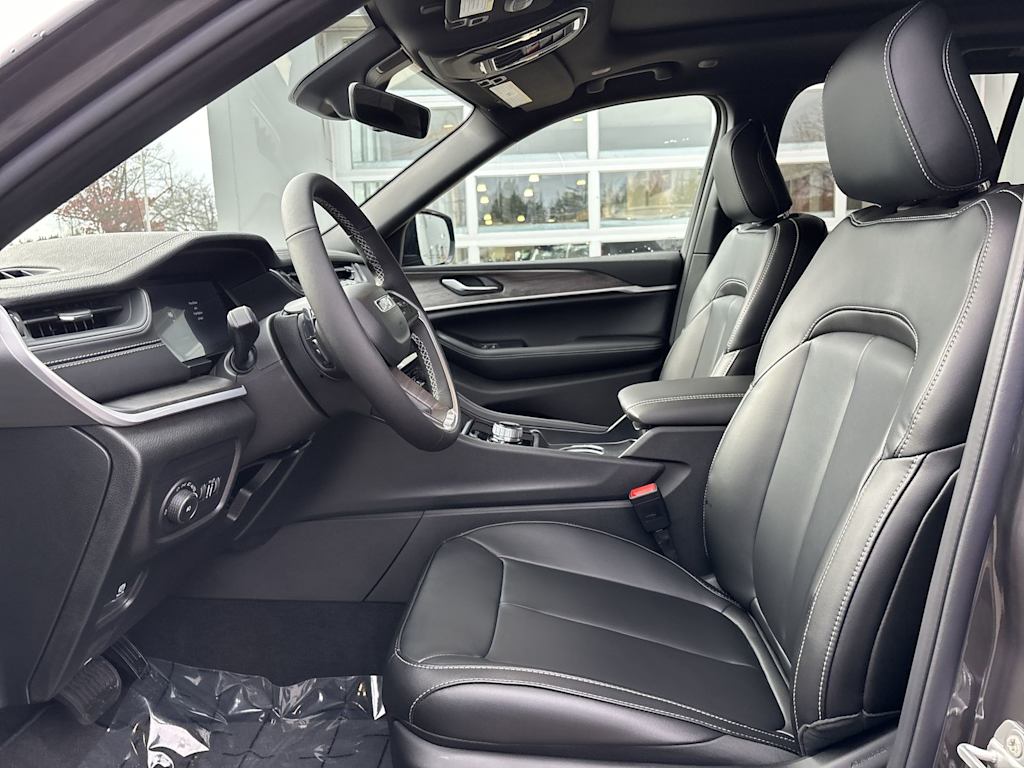 Thumbnail: 2025 Jeep Grand Cherokee - 6