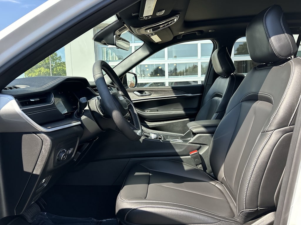 Thumbnail: 2025 Jeep Grand Cherokee - 5