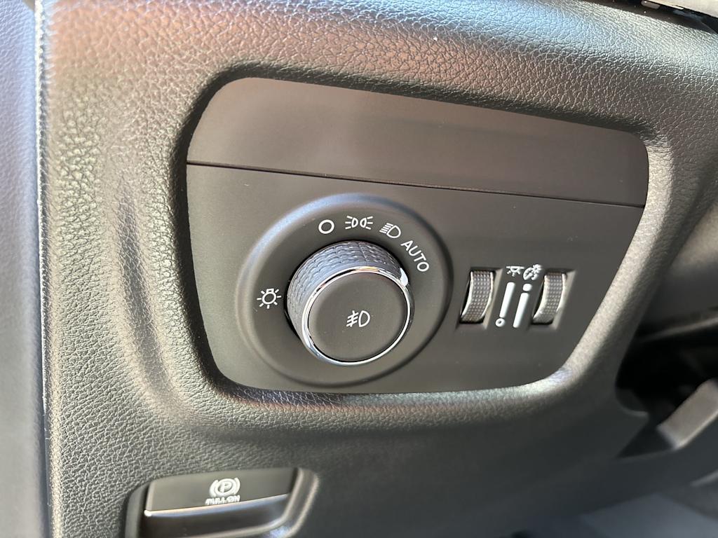 Thumbnail: 2025 Jeep Grand Cherokee - 11