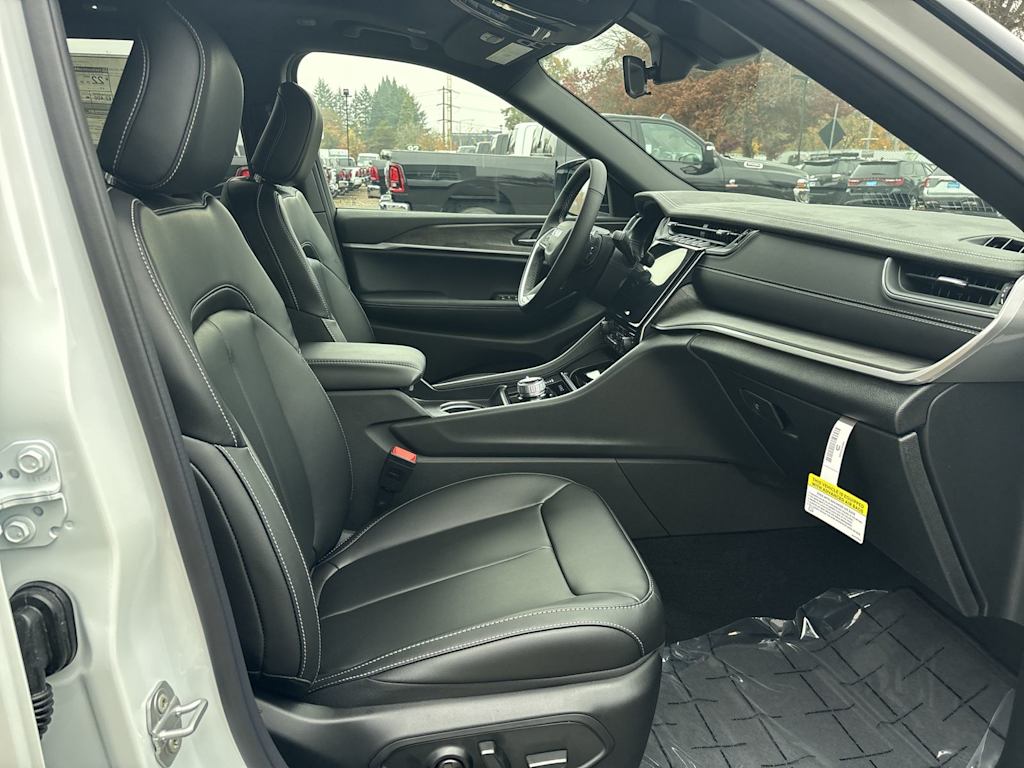 Thumbnail: 2025 Jeep Grand Cherokee - 6