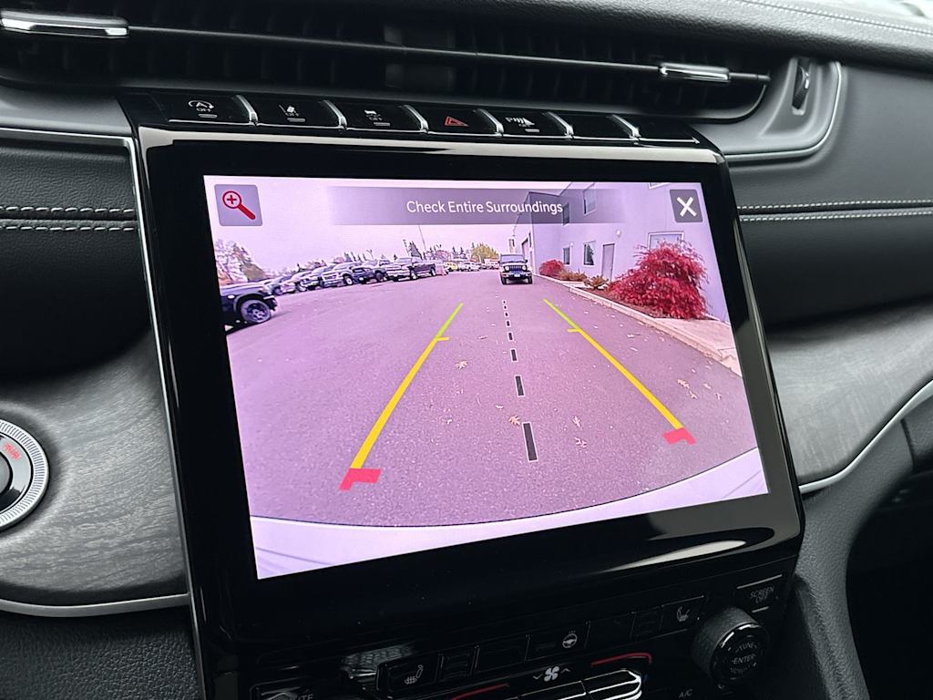 Thumbnail: 2025 Jeep Grand Cherokee - 22