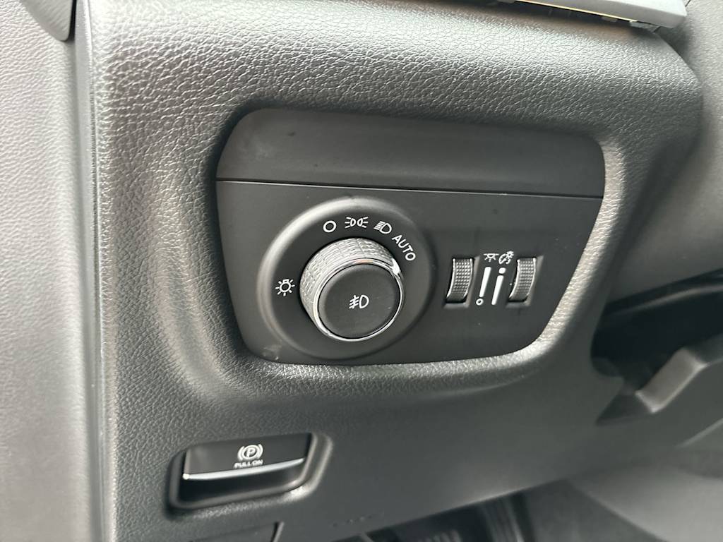 Thumbnail: 2025 Jeep Grand Cherokee - 14