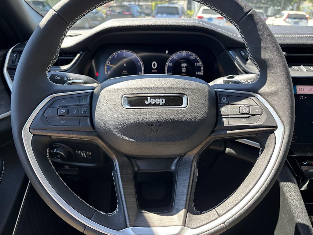 Thumbnail: 2026 Jeep Grand Cherokee - 15