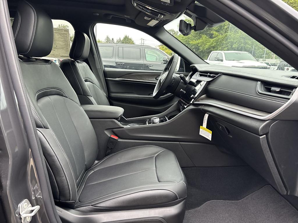 Thumbnail: 2026 Jeep Grand Cherokee - 5