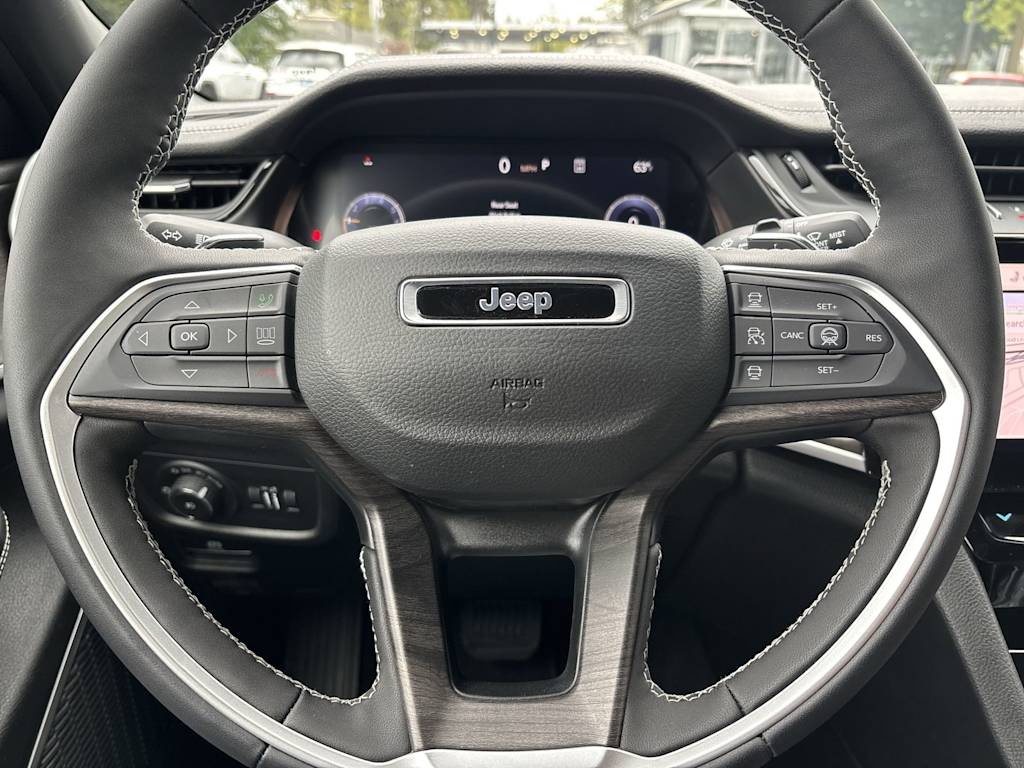 Thumbnail: 2026 Jeep Grand Cherokee - 15