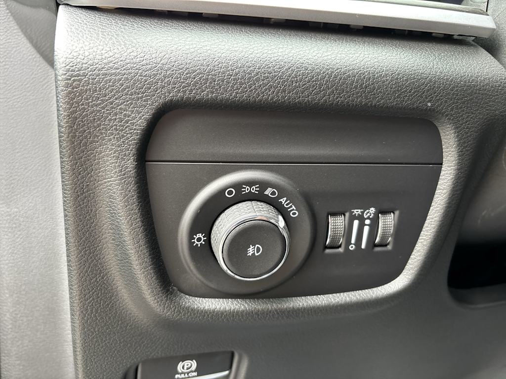 Thumbnail: 2026 Jeep Grand Cherokee - 13