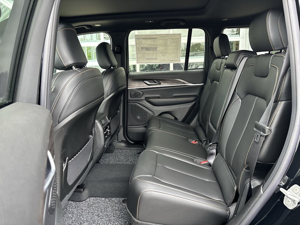 Thumbnail: 2026 Jeep Grand Cherokee - 11
