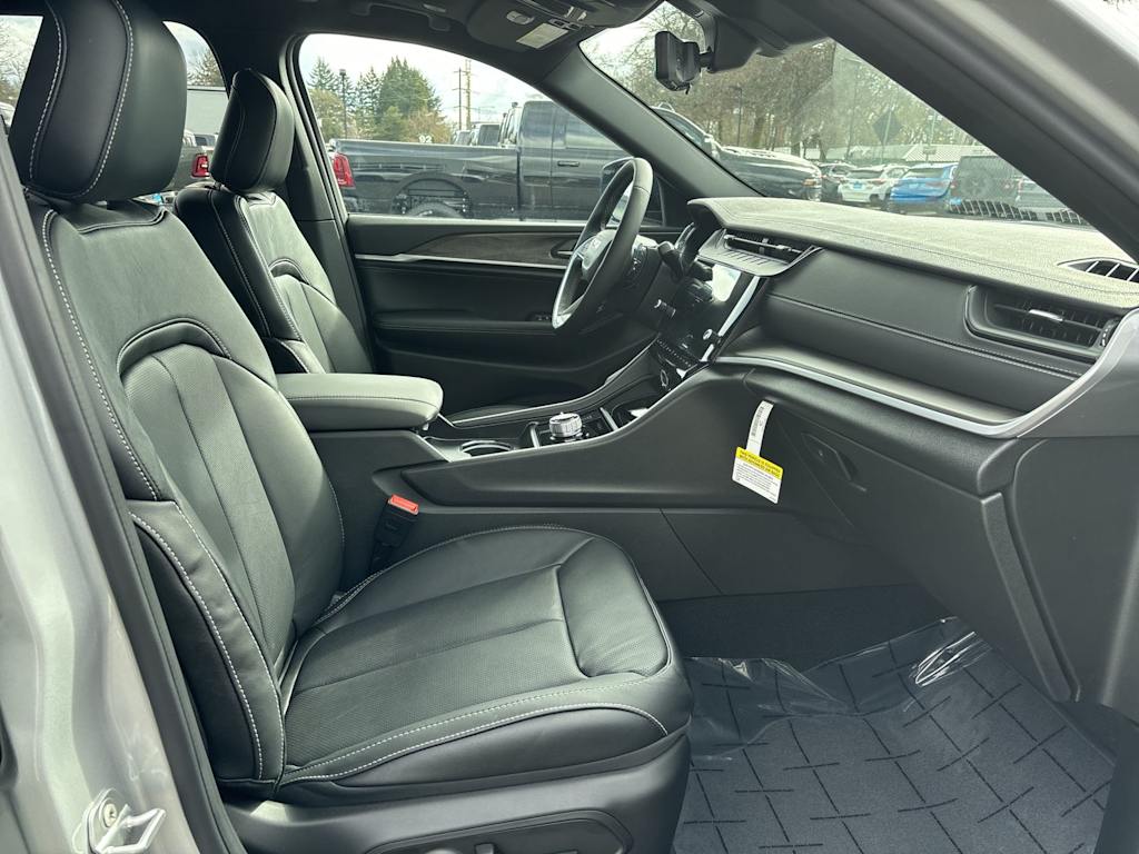 Thumbnail: 2026 Jeep Grand Cherokee - 5